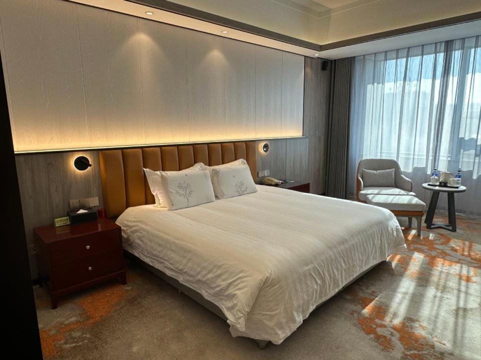 Beijing Jingyi Hotel Екстер'єр фото