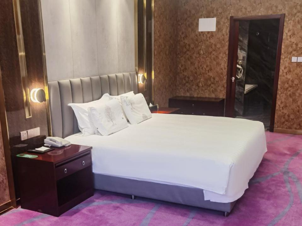 Beijing Jingyi Hotel Екстер'єр фото