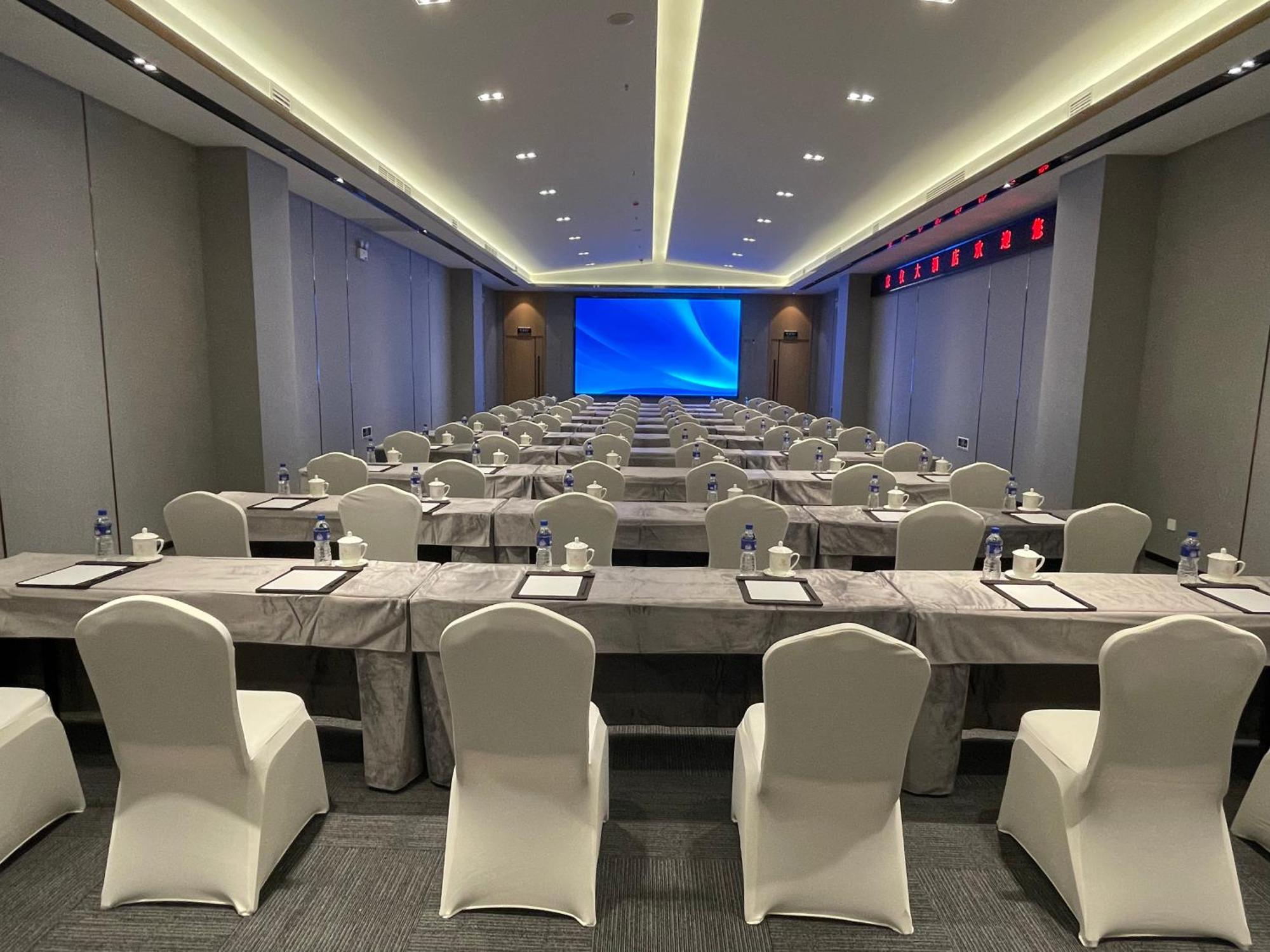 Beijing Jingyi Hotel Екстер'єр фото